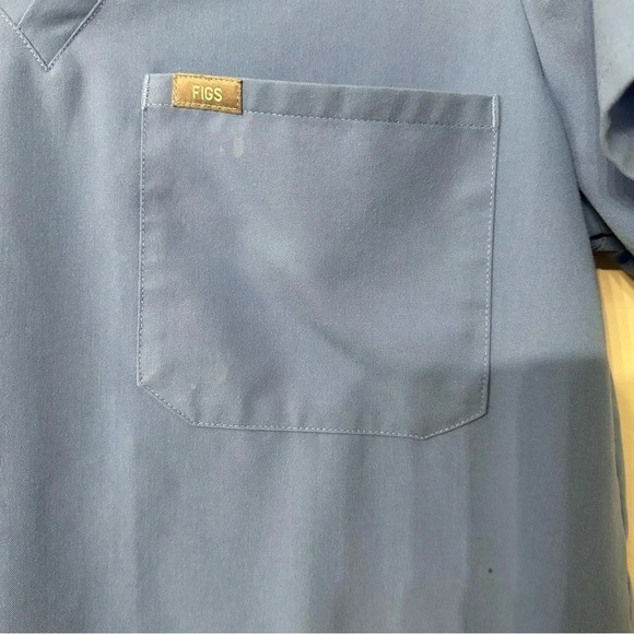FIGS Technical Collection Catarina One Pocket V-Neck Scrub Top Blue Size M GUC - Picture 4 of 10